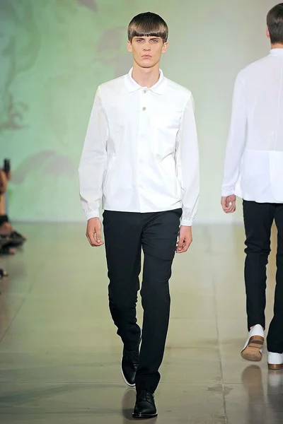 Look 14